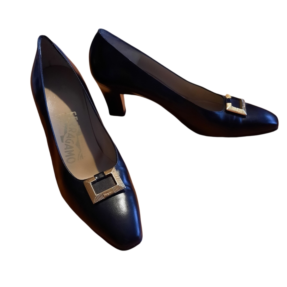 Salvetore Ferragamo Womens Black Heels Size 7.5